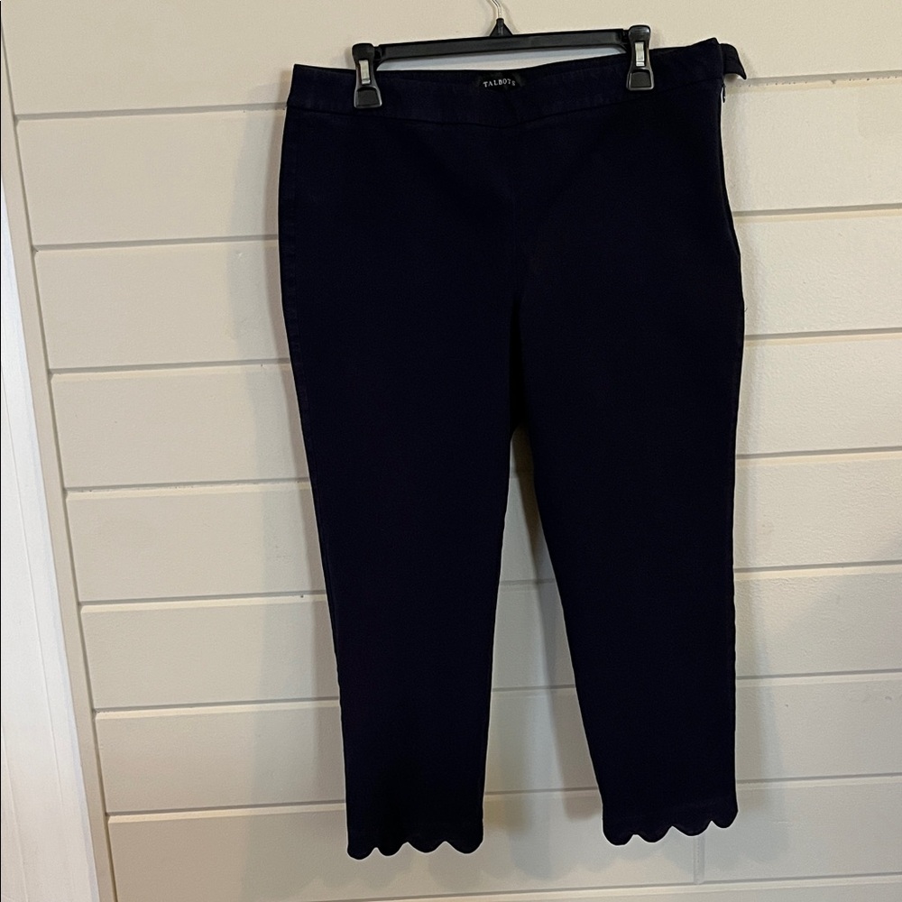 Talbots Navy Chatham Crop Pants with Scalloped edges. Size 12
